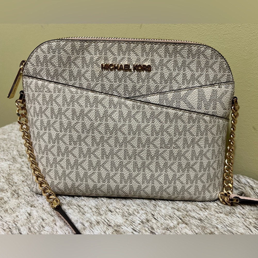 Michael Kors Jet Set Medium Logo Dome Crossbody Bag White/Pink NWOT